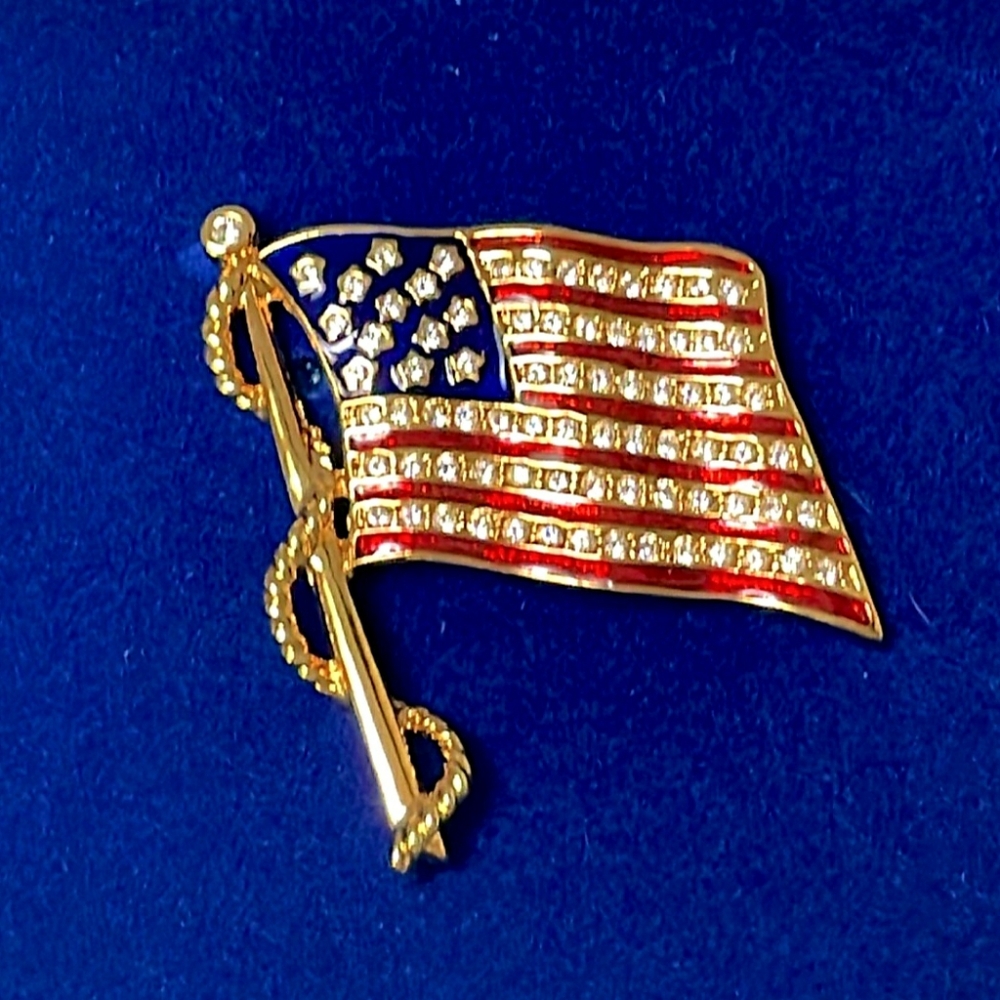 The Jacqueline Kennedy Collection Flag Pin Brooch by CAMROSE & KROSS - NIB